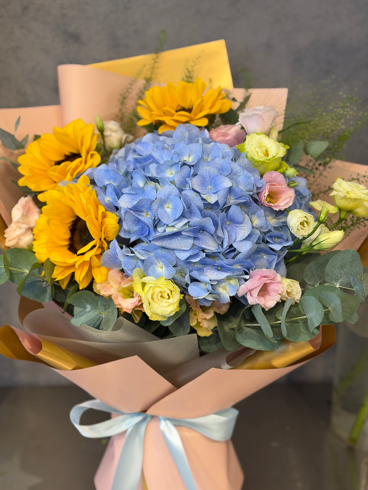 Sunflower & Hydrangea • Radiant Bouquet
