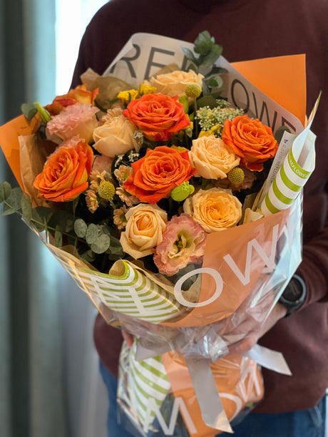 橙玫瑰香檳玫瑰桔梗・暖陽花束